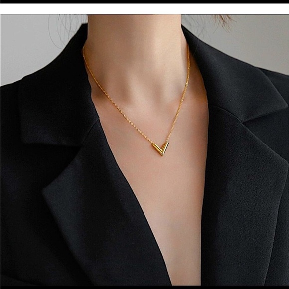 Gold Plated V Design Necklace Bracelet Earrings Set Luxury Stainless Steel - Picture 3 of 10